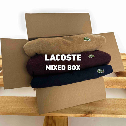 Lacoste Mixed Box | Vintagebulk met drie opgevouwen vintage truien in een kartonnen doos, ideaal voor duurzame kledinggroothandel.